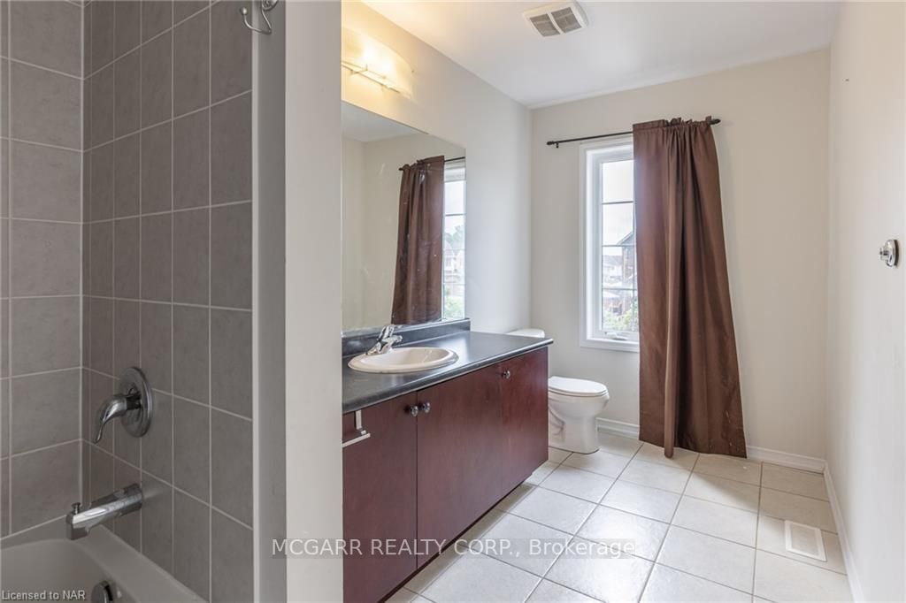8561 Dogwood Cres