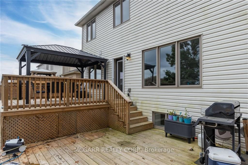 8561 Dogwood Cres
