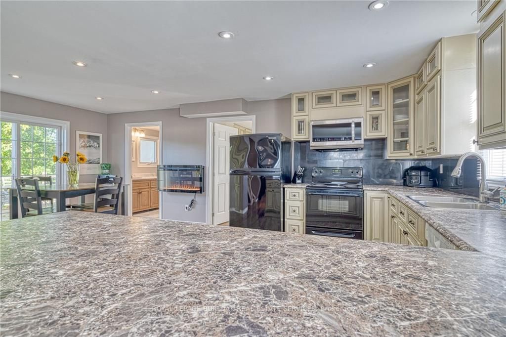 683 Lynden Rd