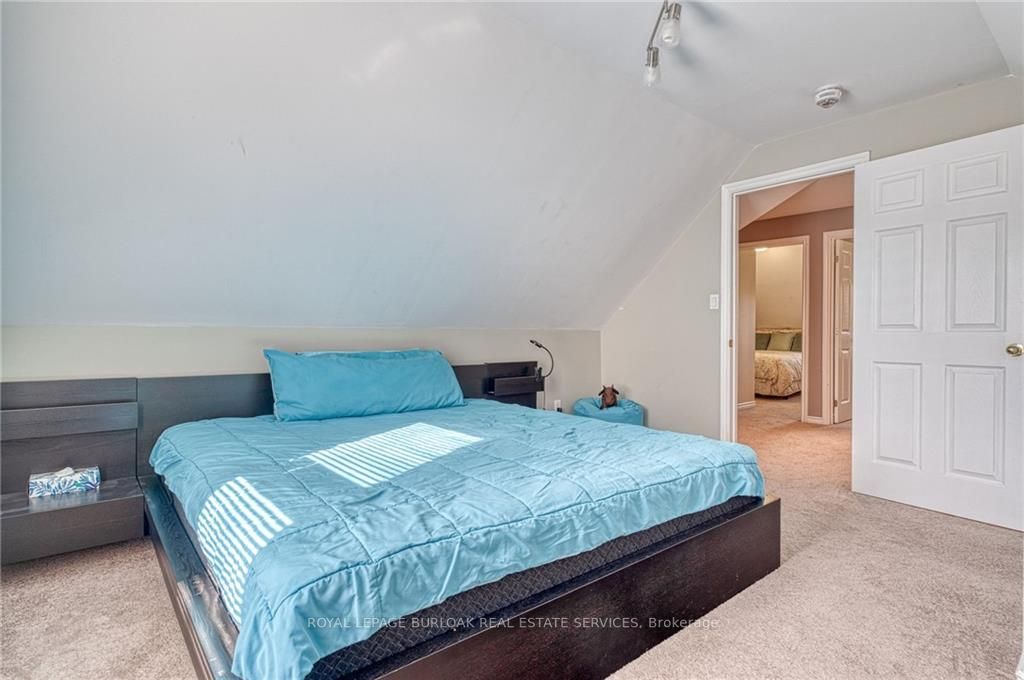 683 Lynden Rd