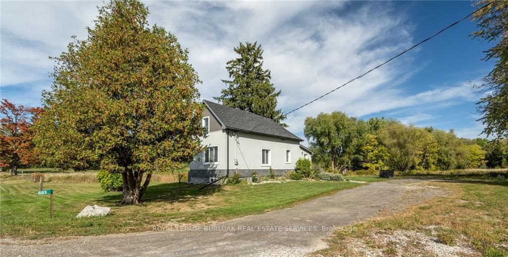 683 Lynden Rd