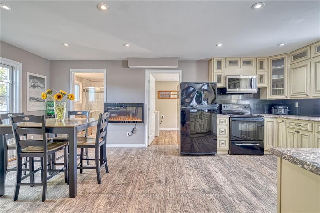 683 Lynden Rd