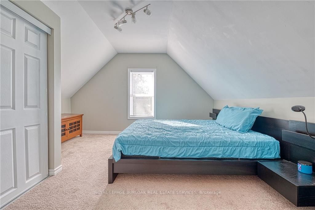 683 Lynden Rd