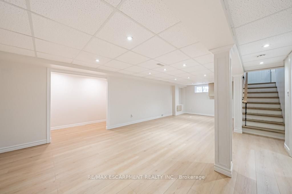 14 Woodbine Ave