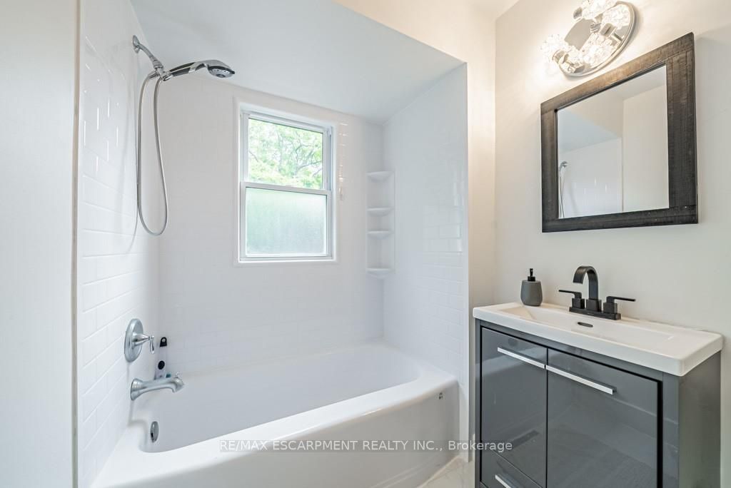 14 Woodbine Ave