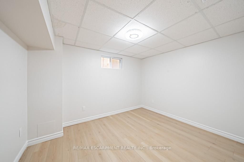 14 Woodbine Ave