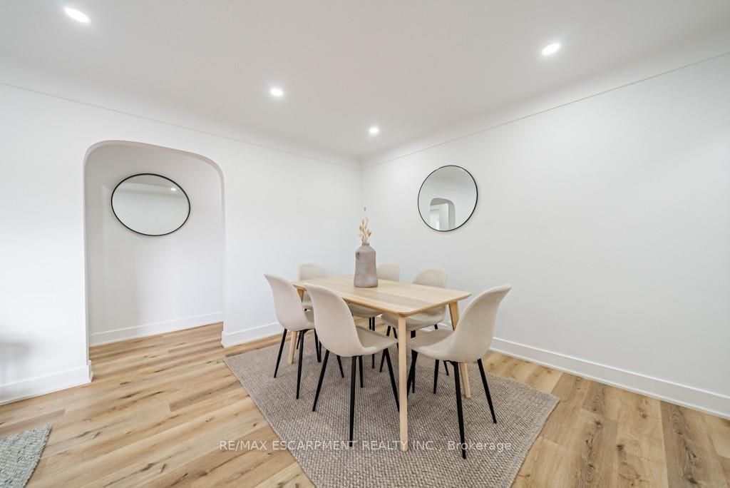 14 Woodbine Ave