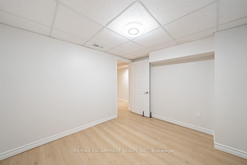 14 Woodbine Ave