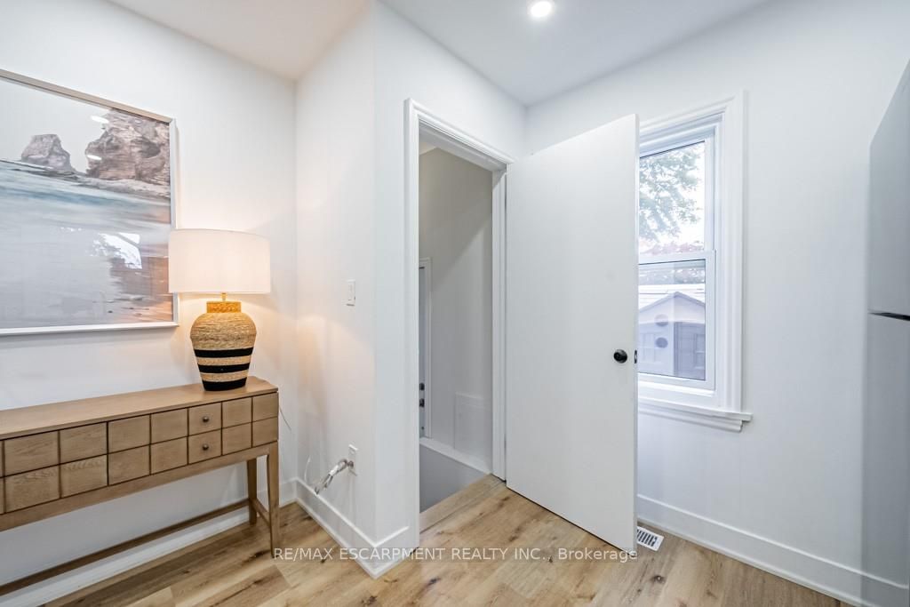 14 Woodbine Ave