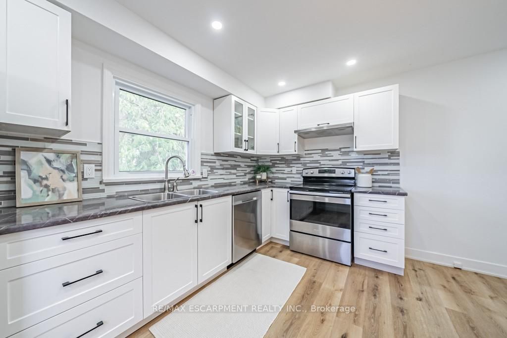 14 Woodbine Ave