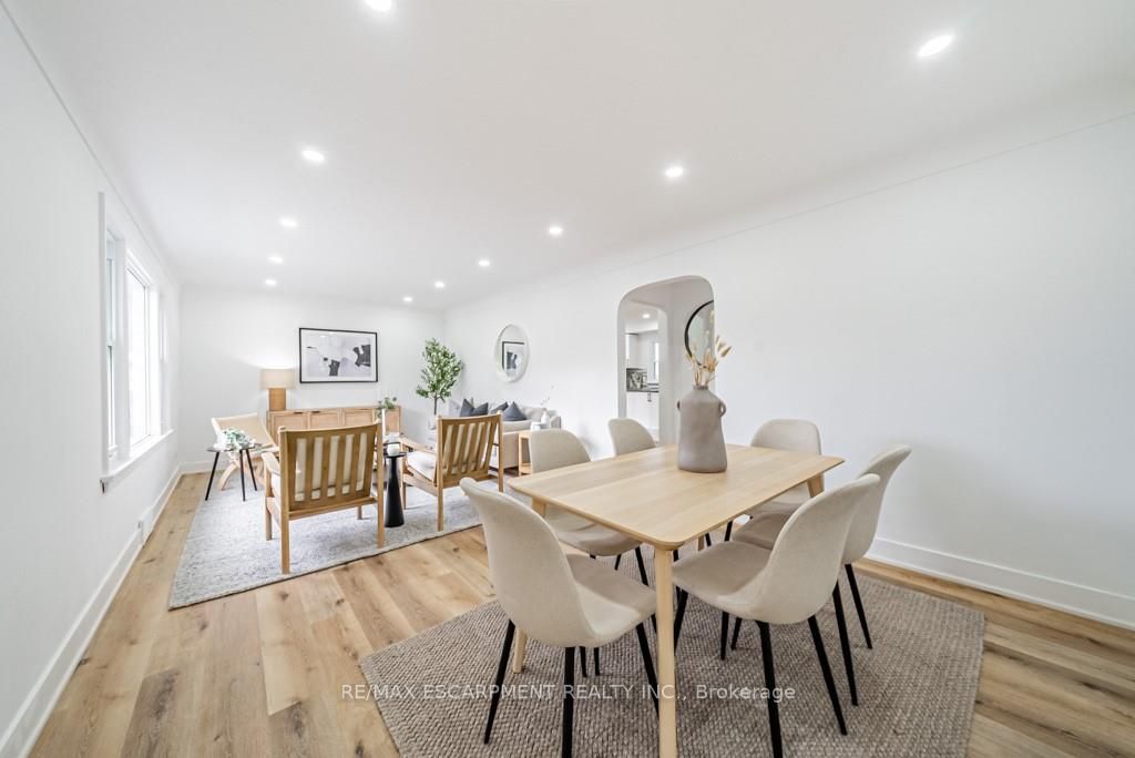 14 Woodbine Ave