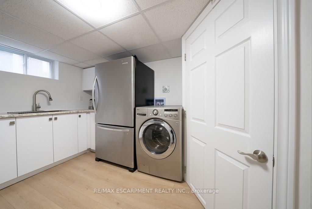 14 Woodbine Ave