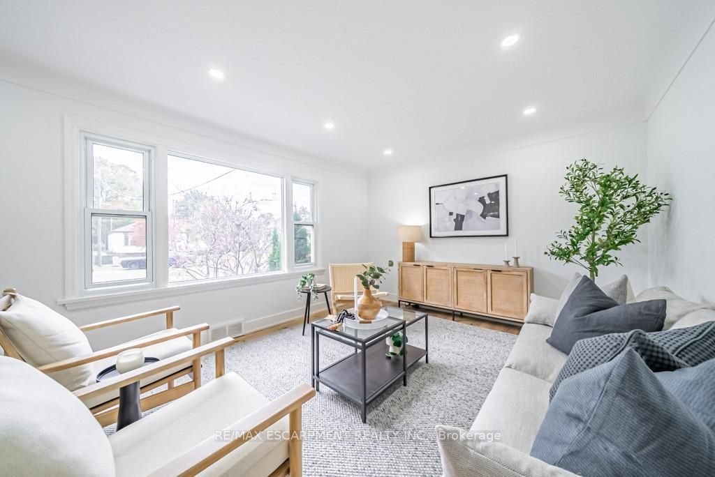 14 Woodbine Ave