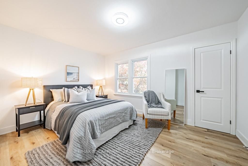 14 Woodbine Ave