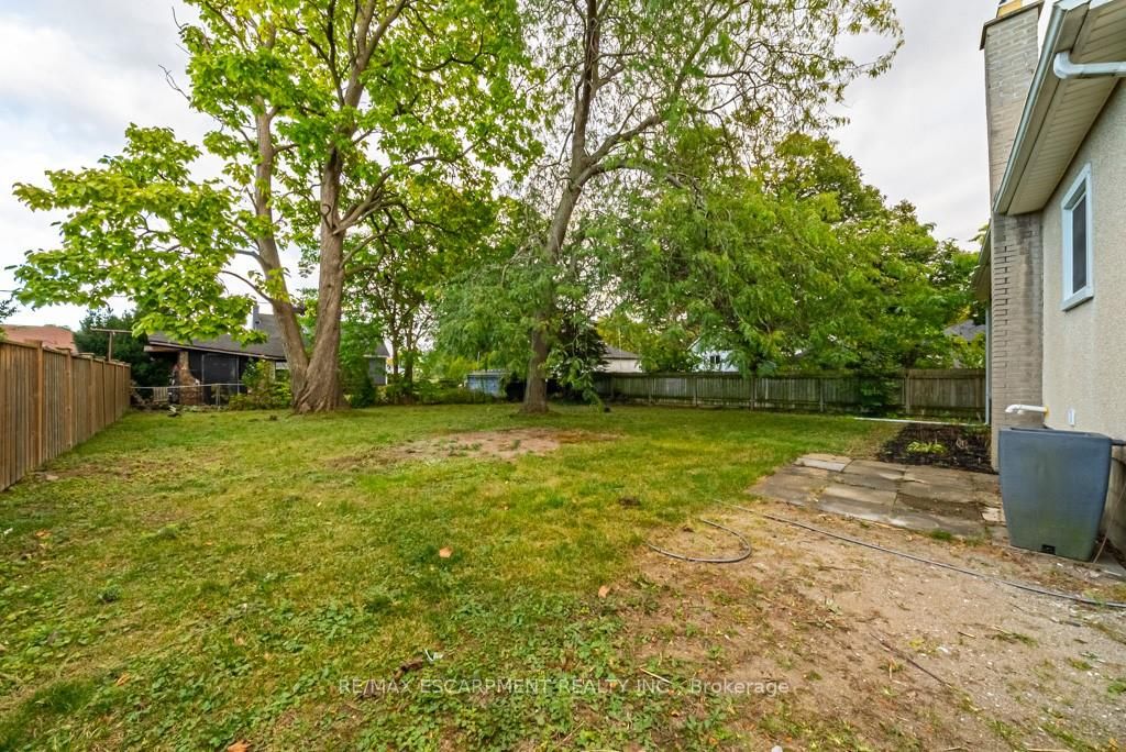 14 Woodbine Ave