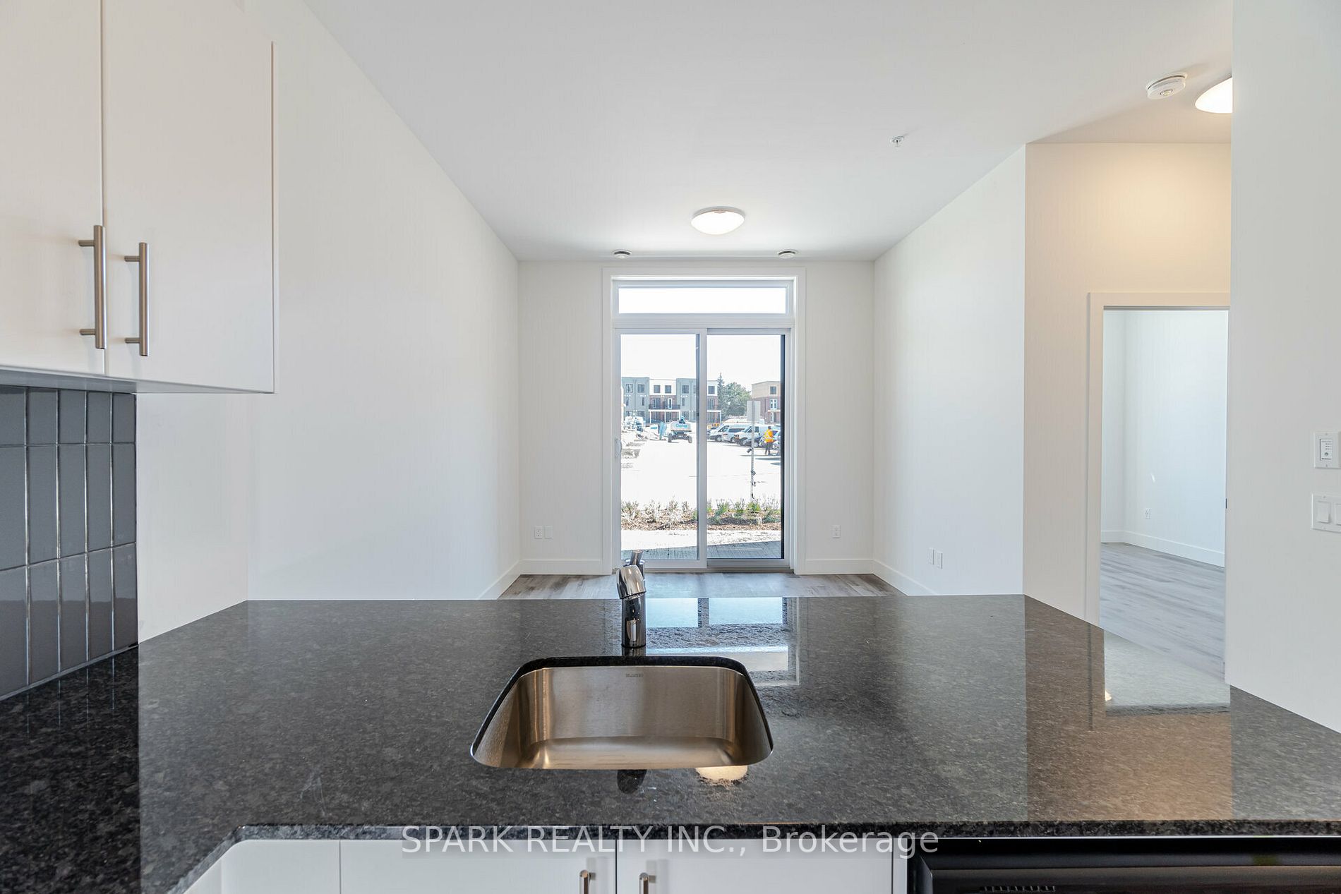 103 Roger St, #105
