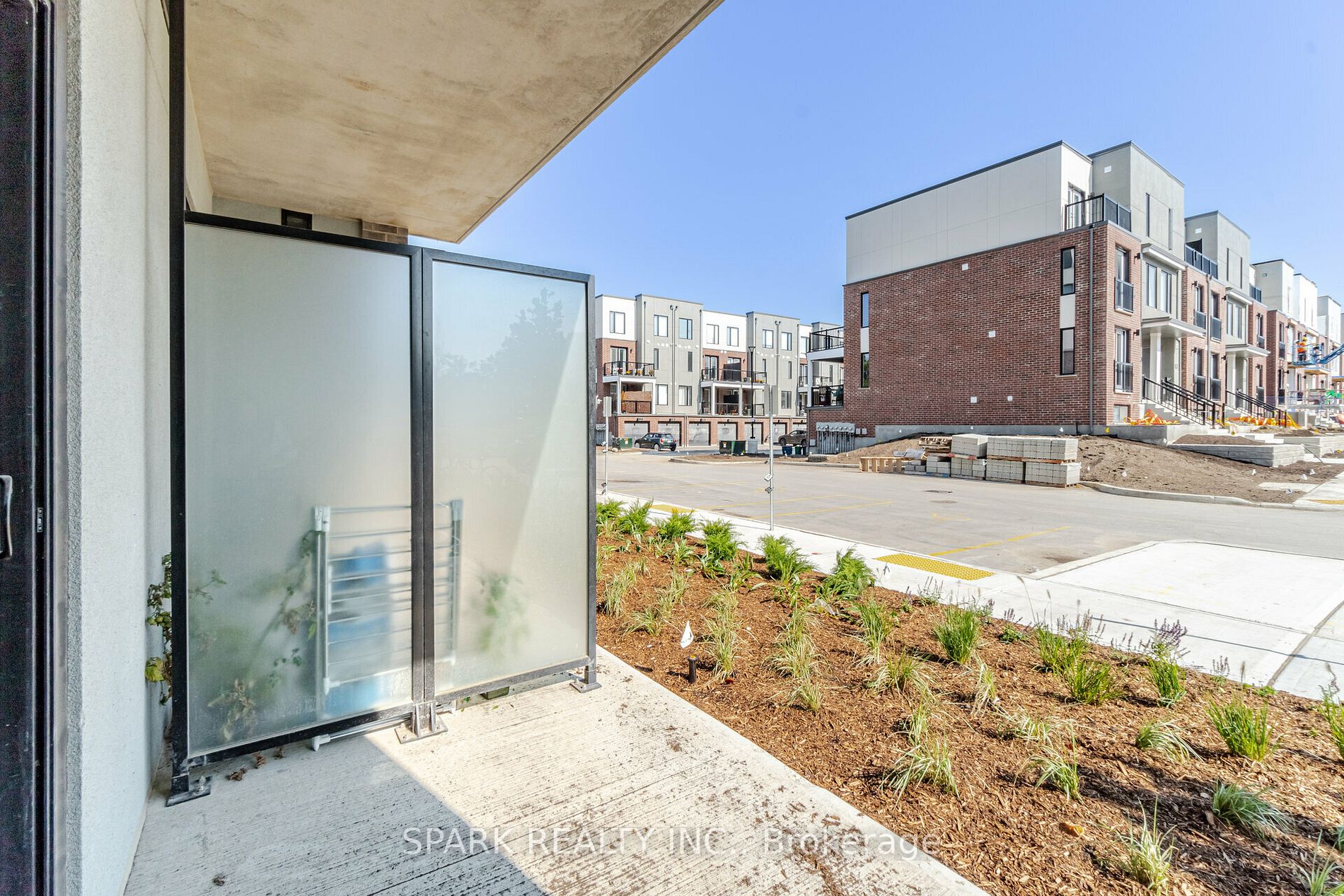 103 Roger St, #105