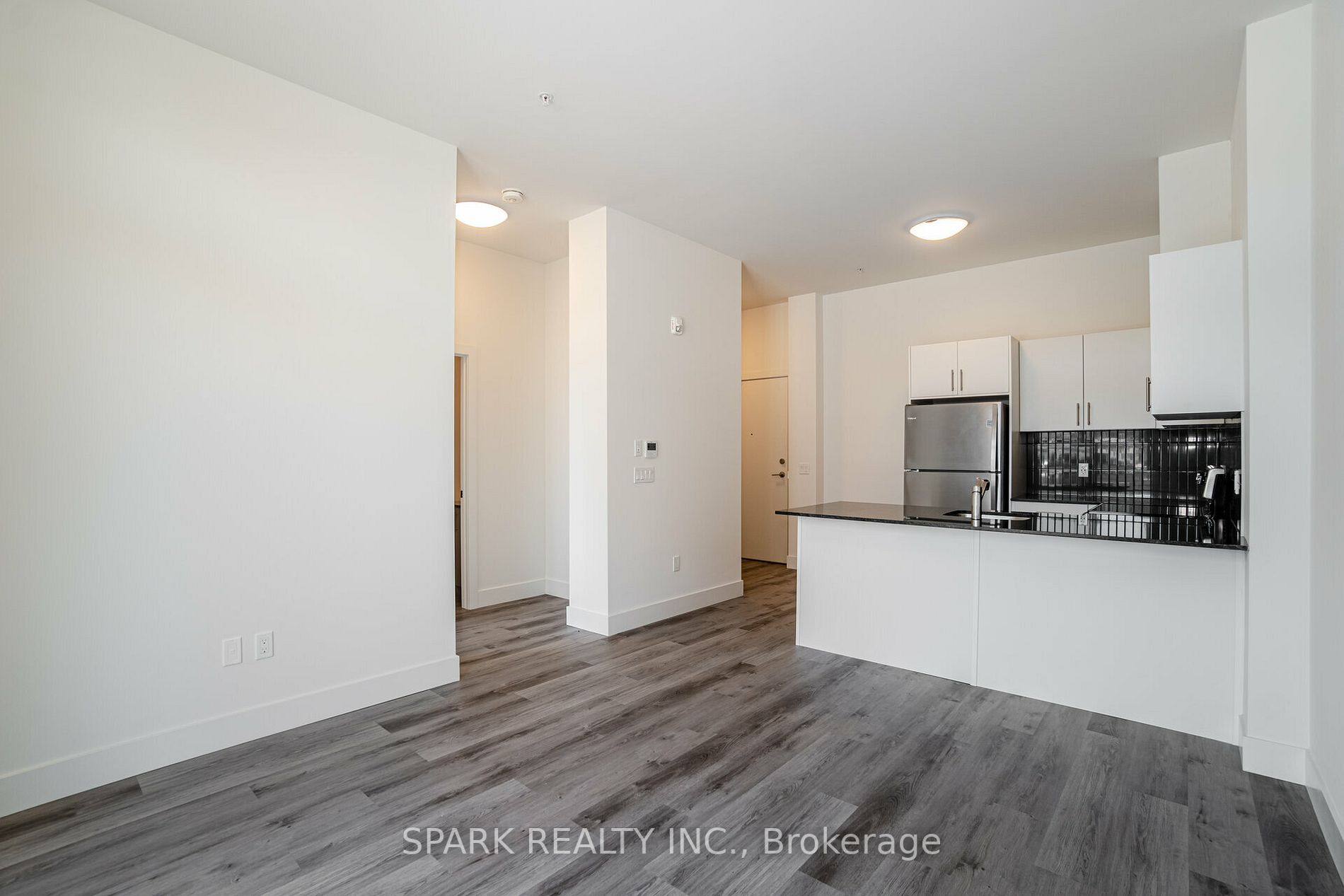 103 Roger St, #105