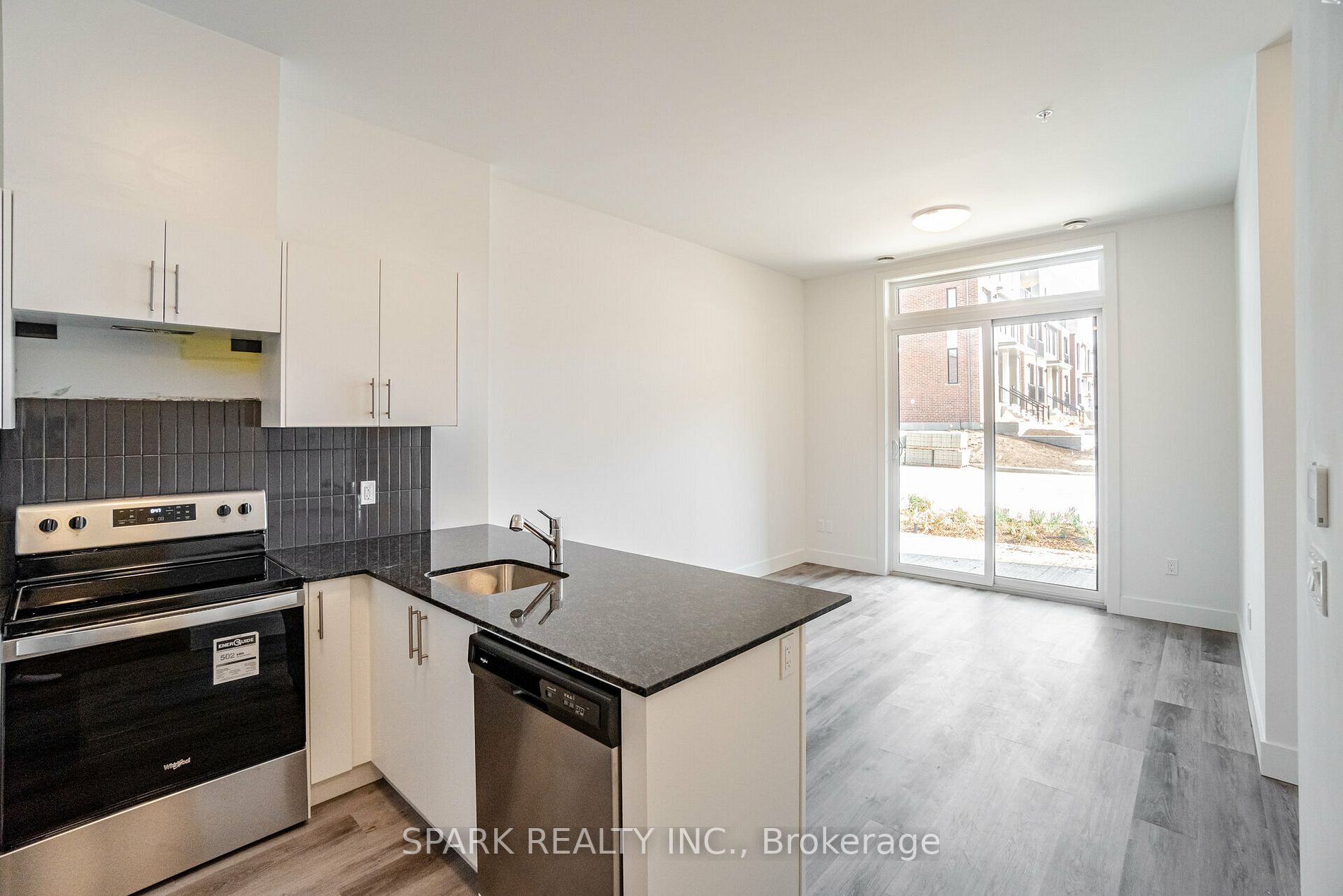 103 Roger St, #105