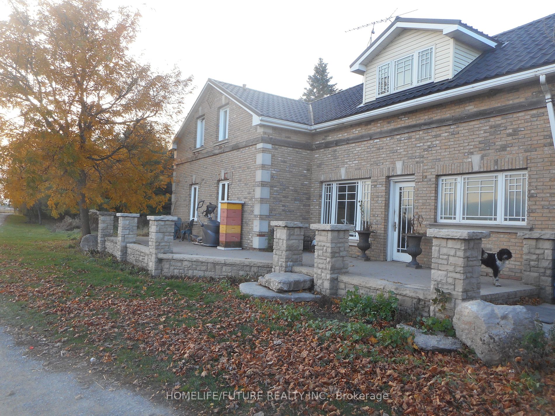 154 Centennial Park