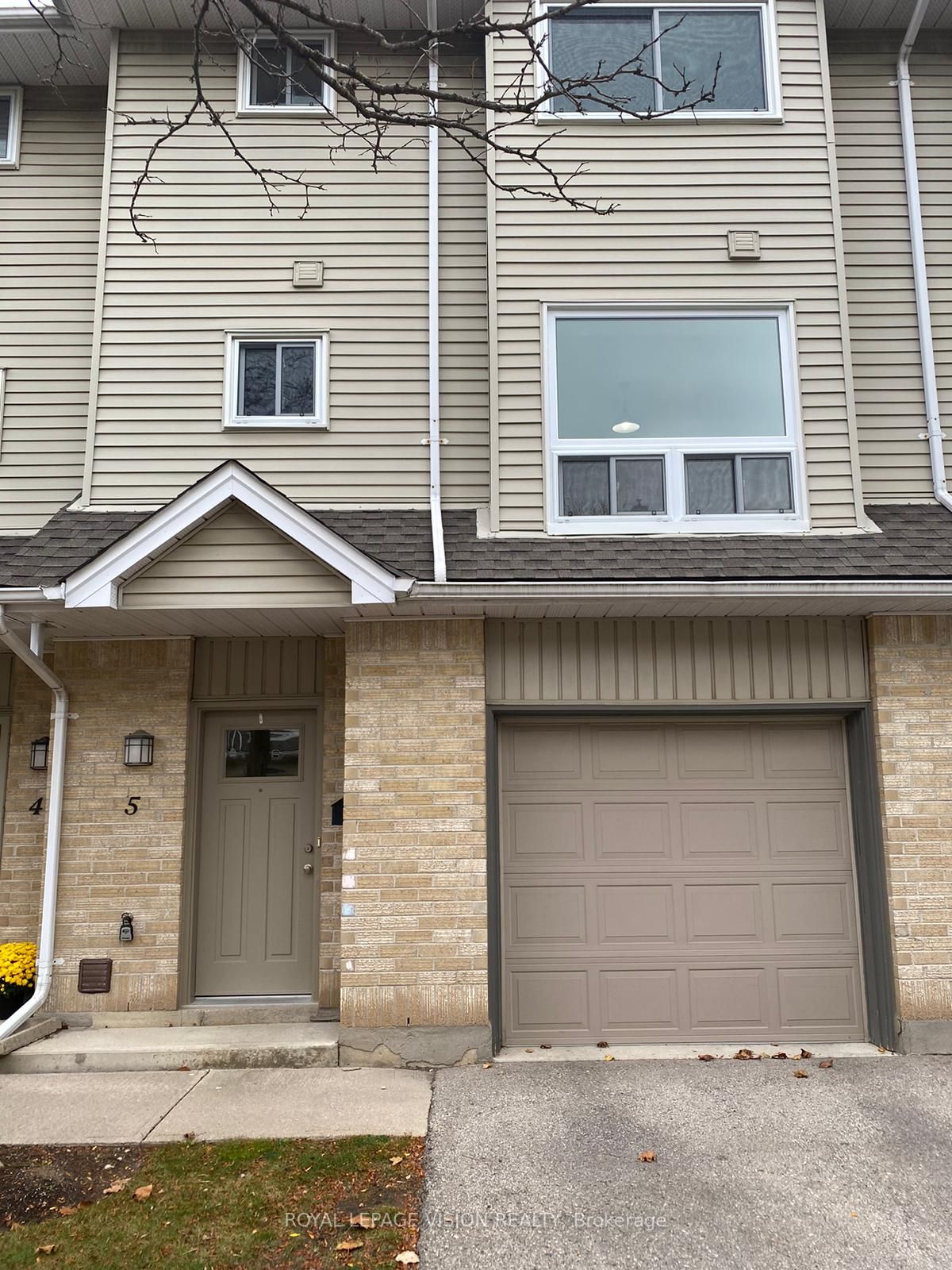 1990 Wavell St, #5