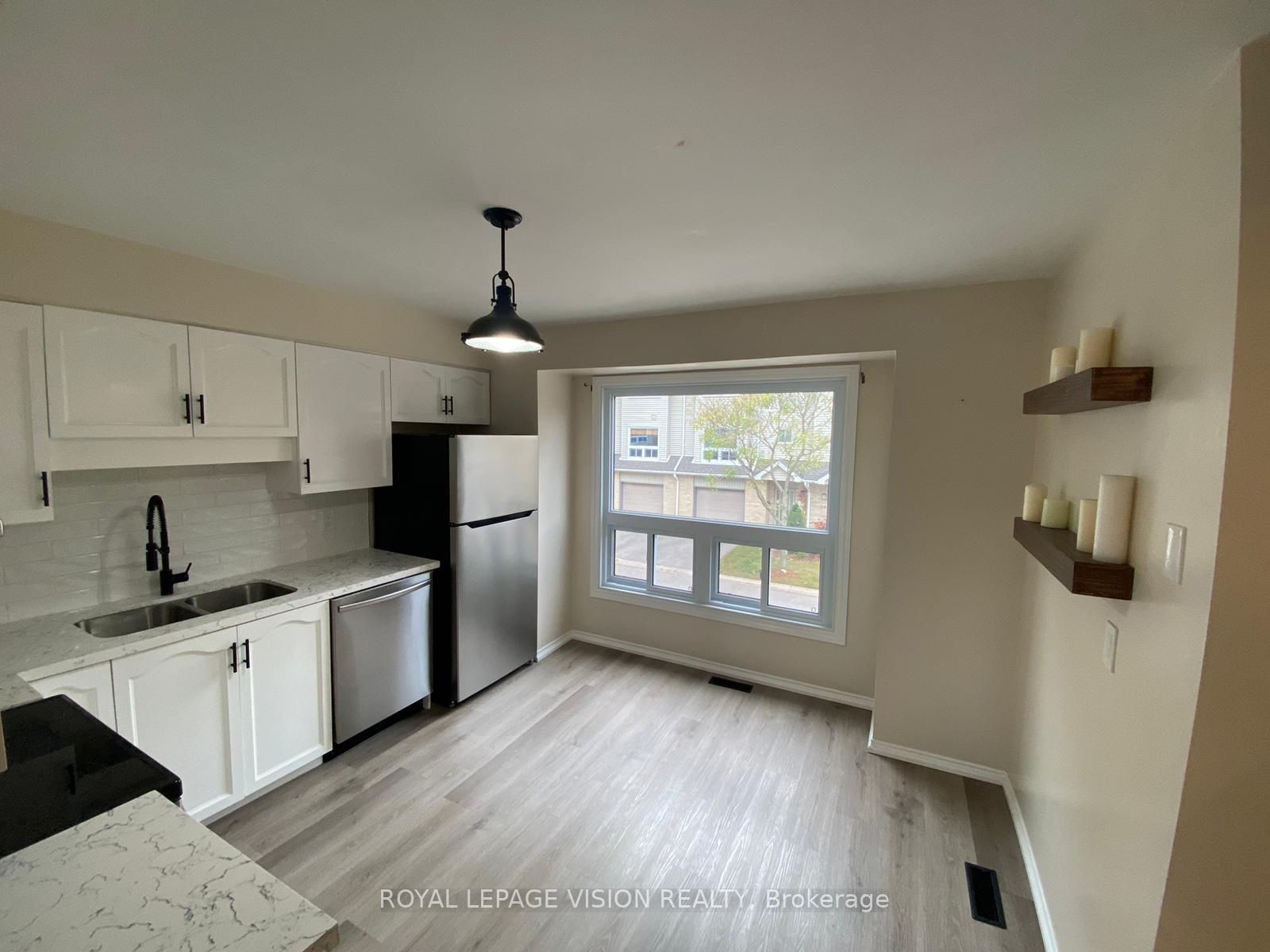 1990 Wavell St, #5