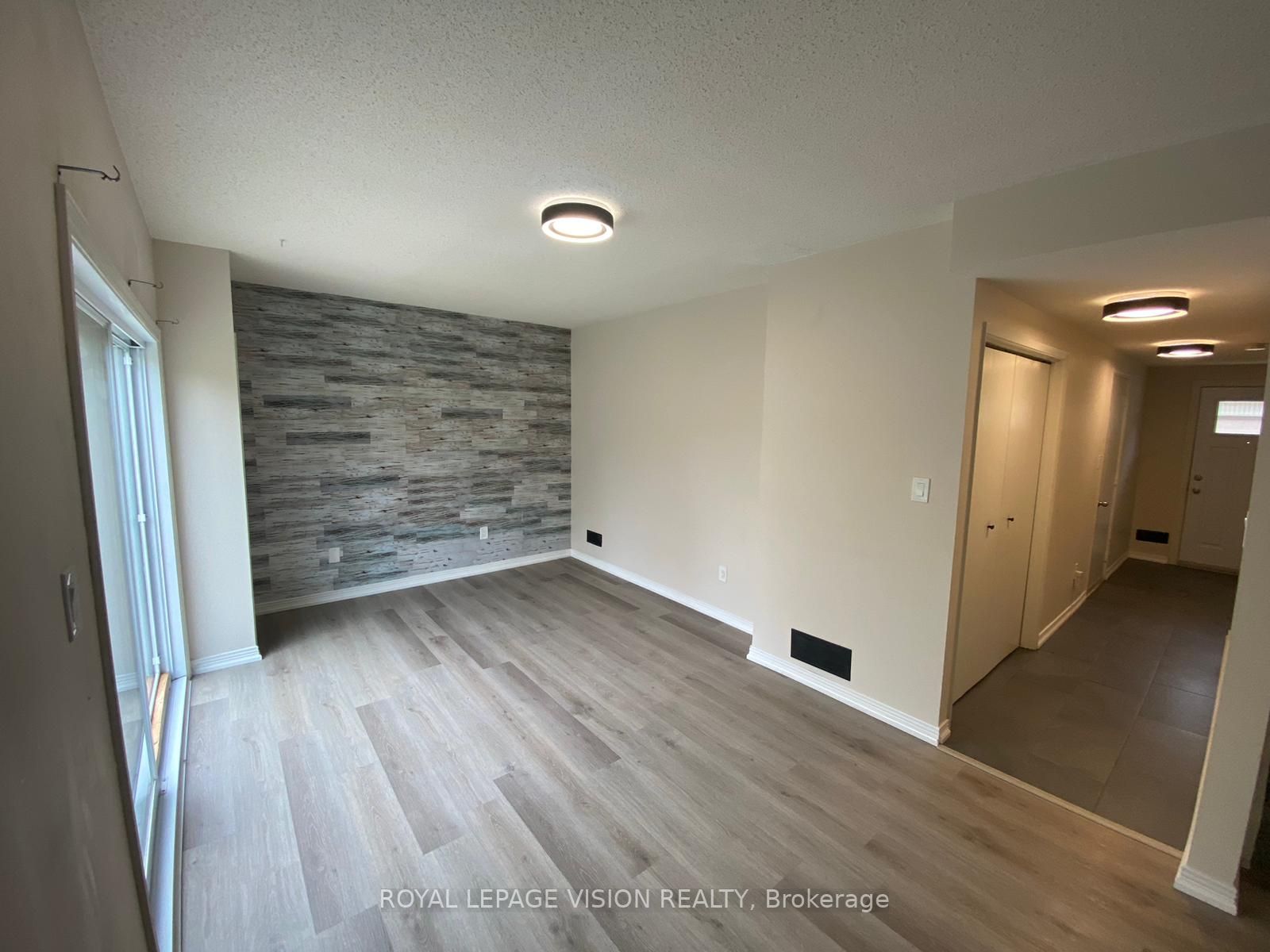 1990 Wavell St, #5
