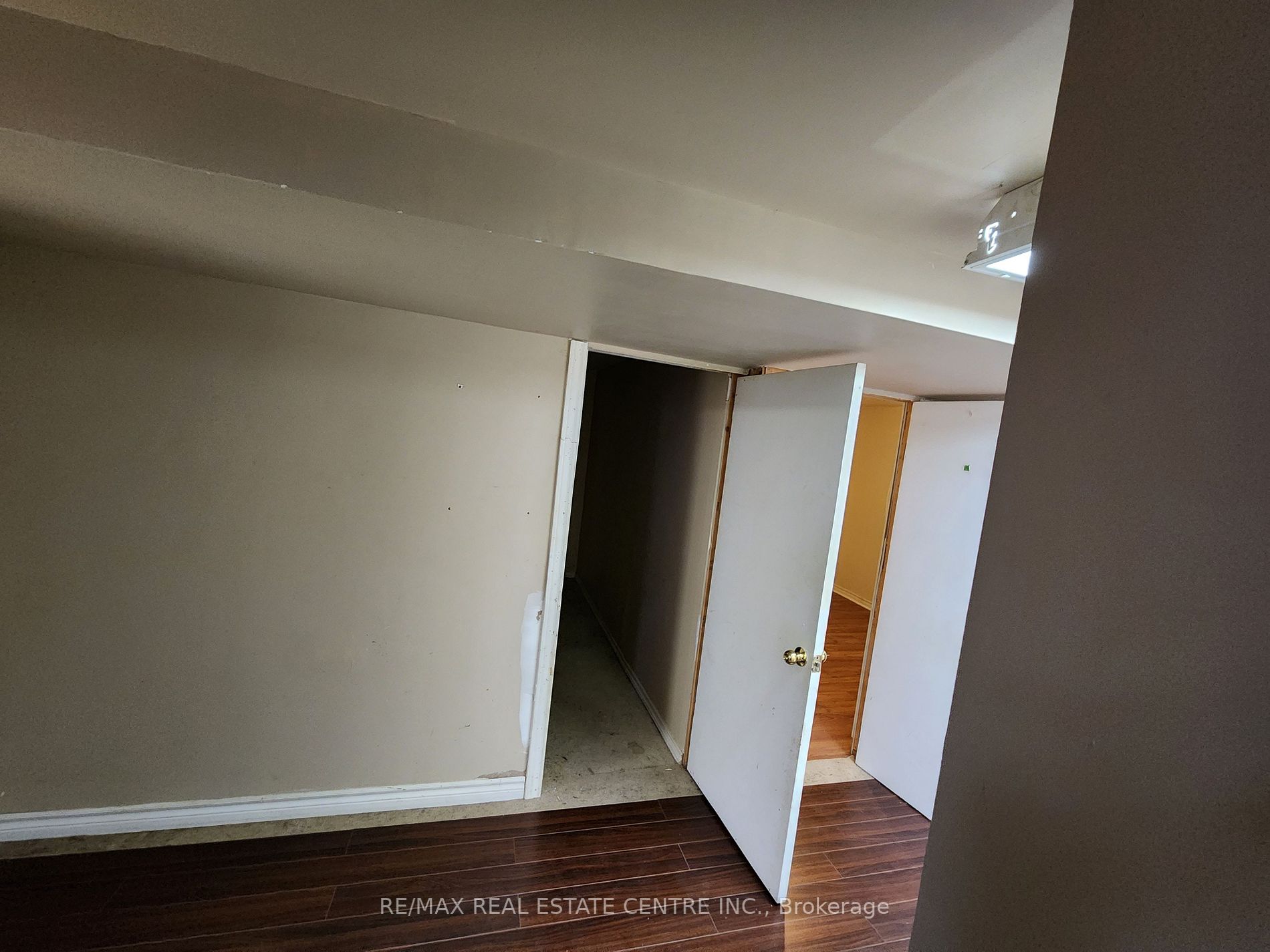 5811 Sunnylea Cres