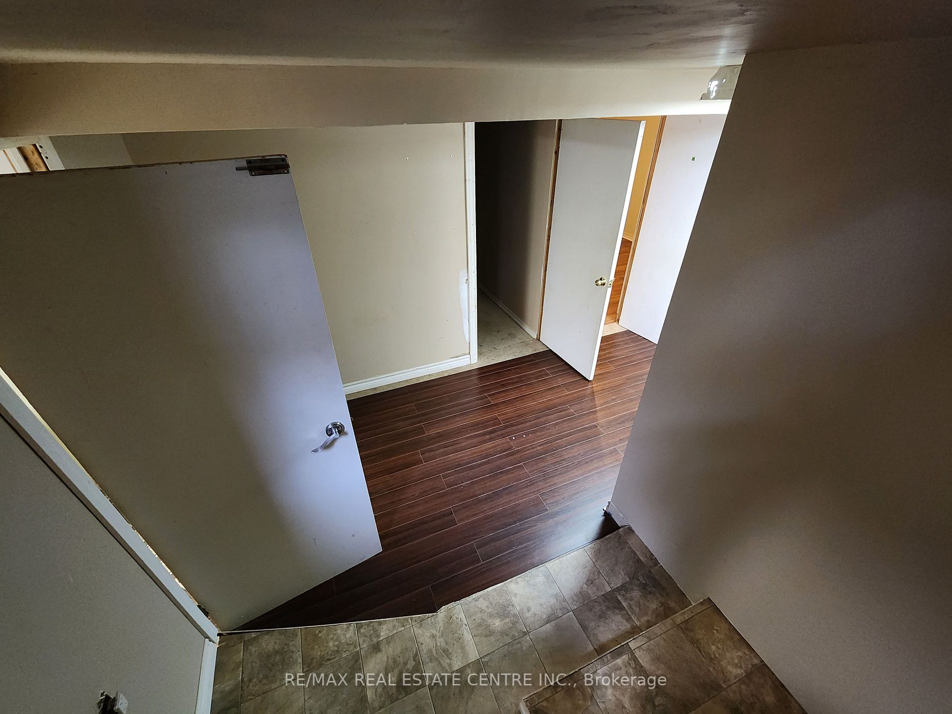 5811 Sunnylea Cres