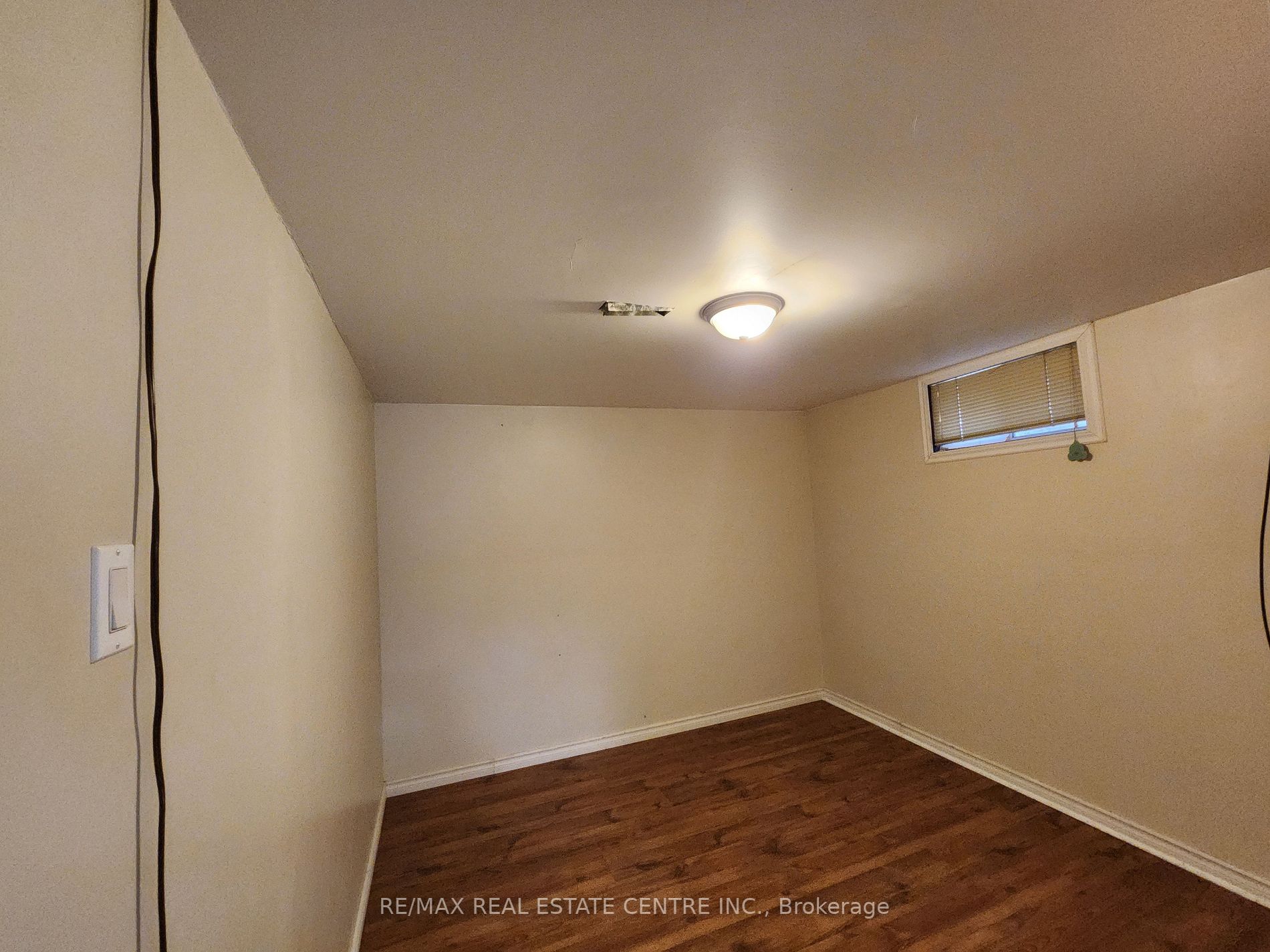 5811 Sunnylea Cres