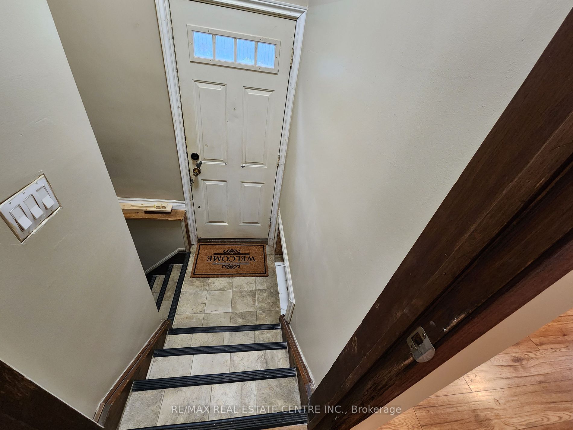 5811 Sunnylea Cres