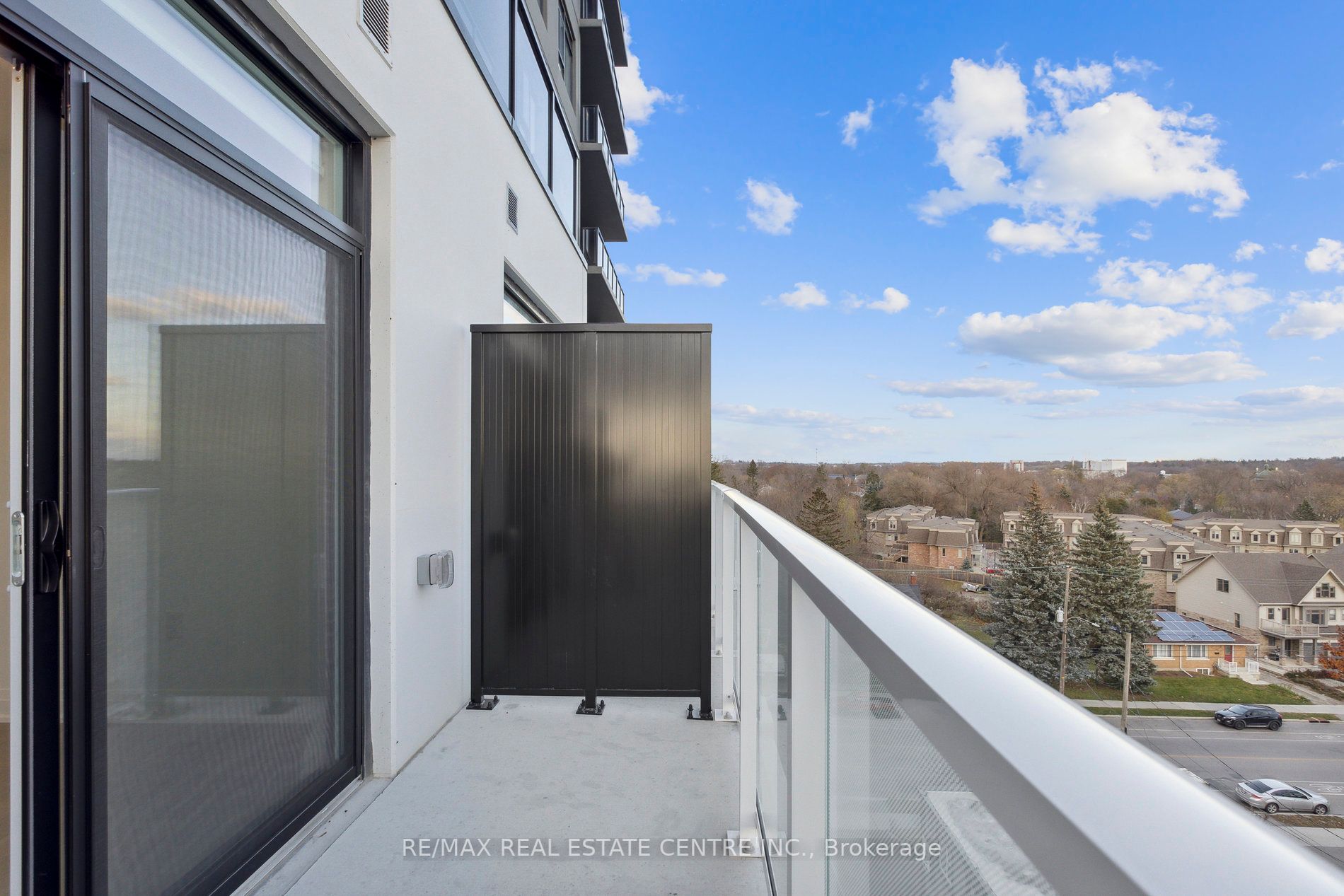 71 Wyndham St S, #602