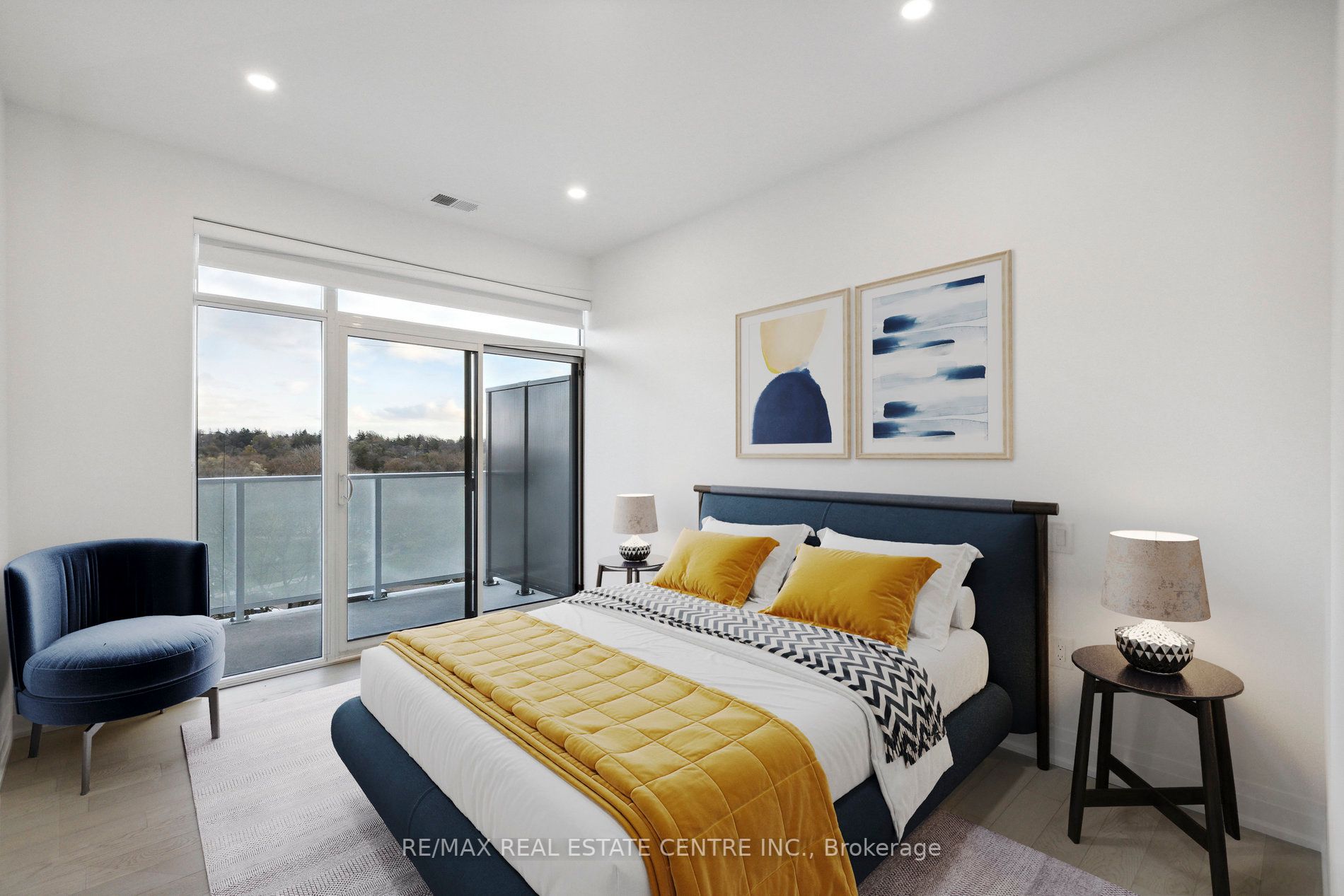 71 Wyndham St S, #602