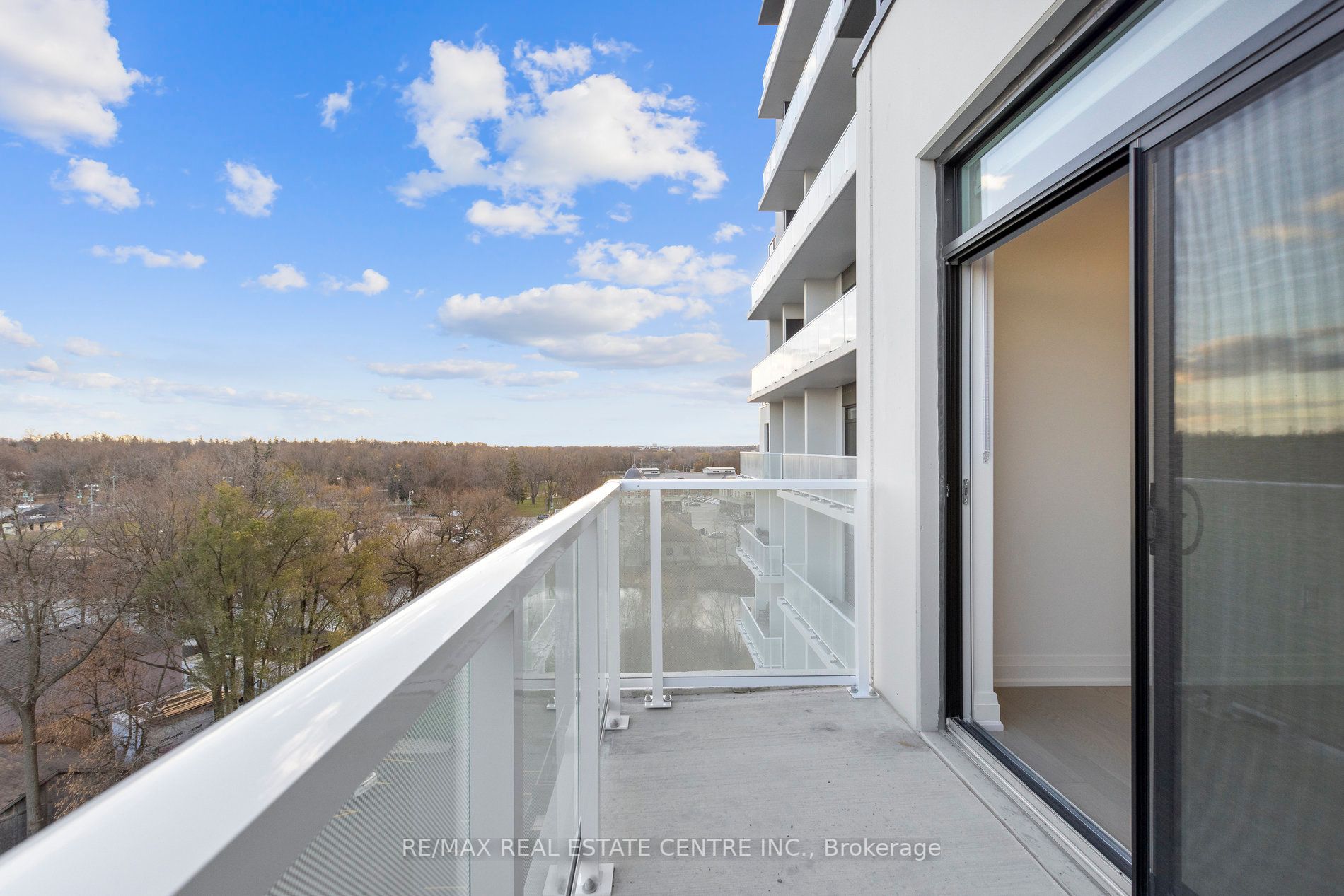 71 Wyndham St S, #602