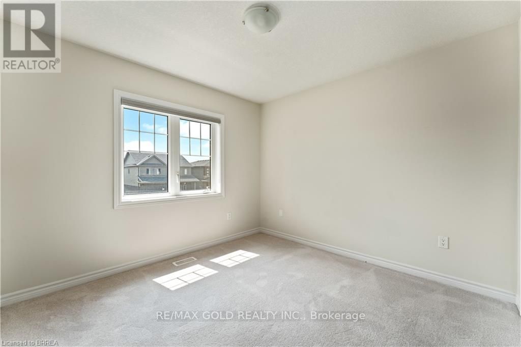 18 Mclaren Ave