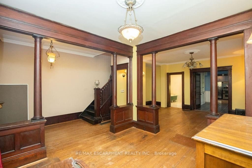 122 William St