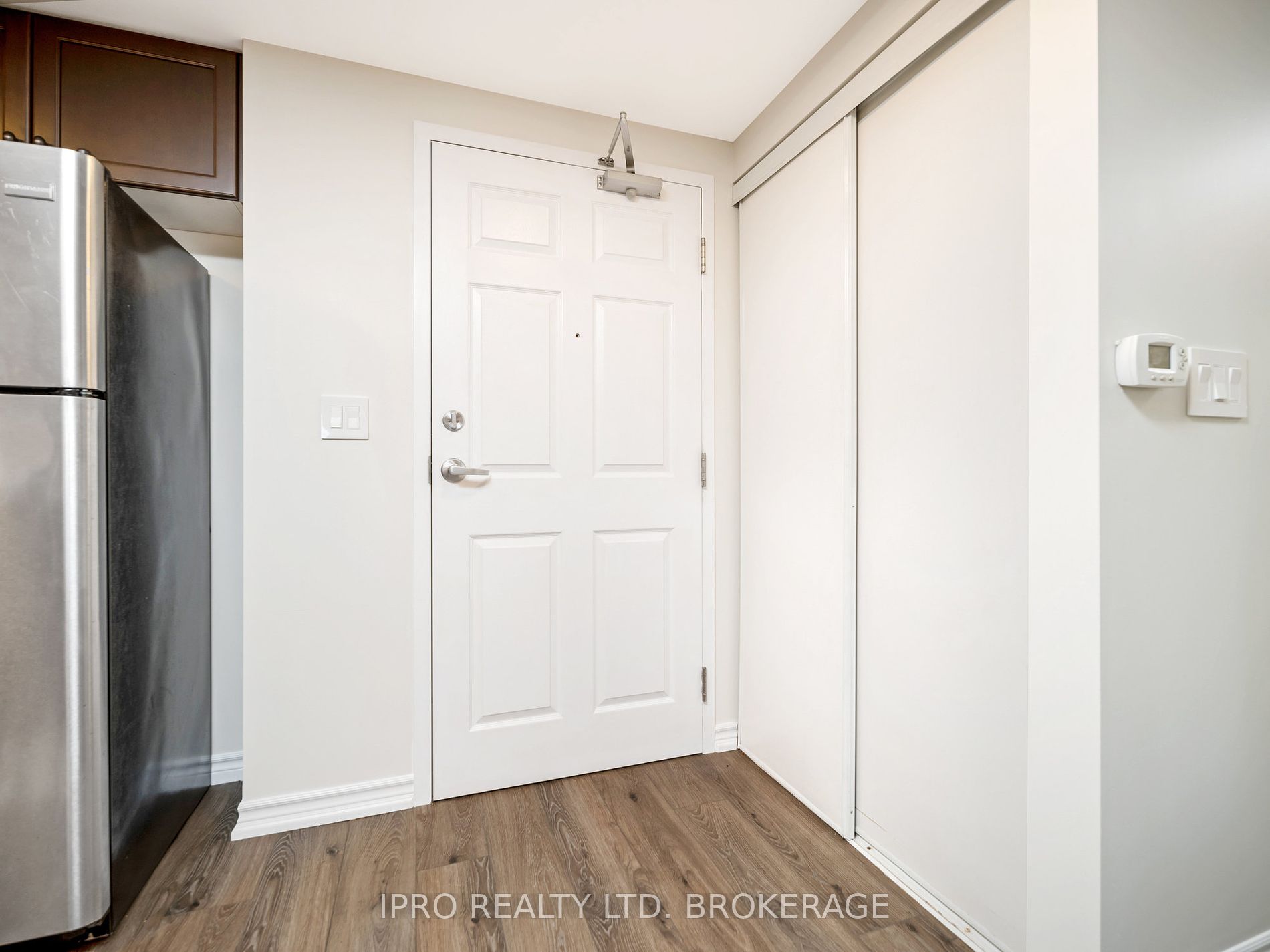 60 Lynnmore St, #111