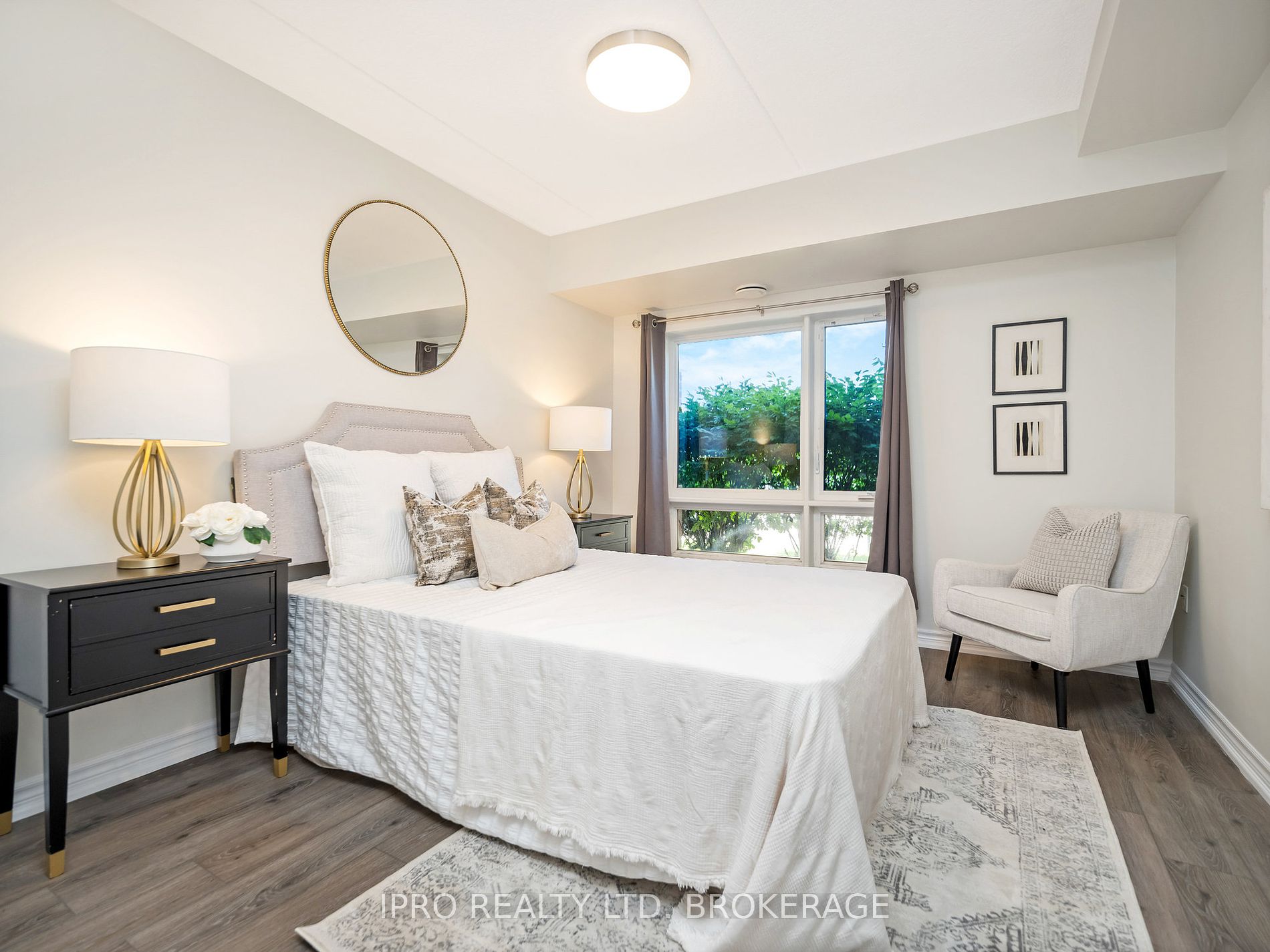 60 Lynnmore St, #111