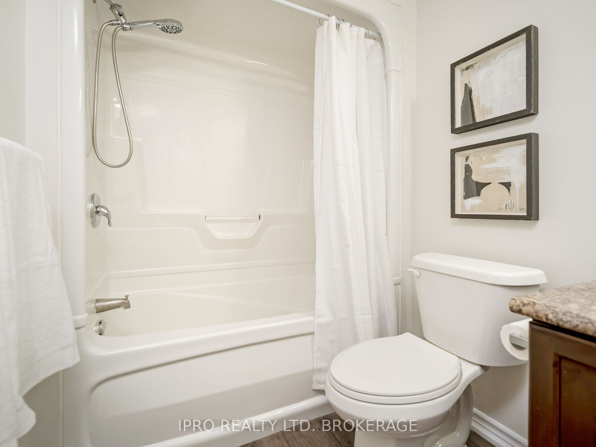 60 Lynnmore St, #111