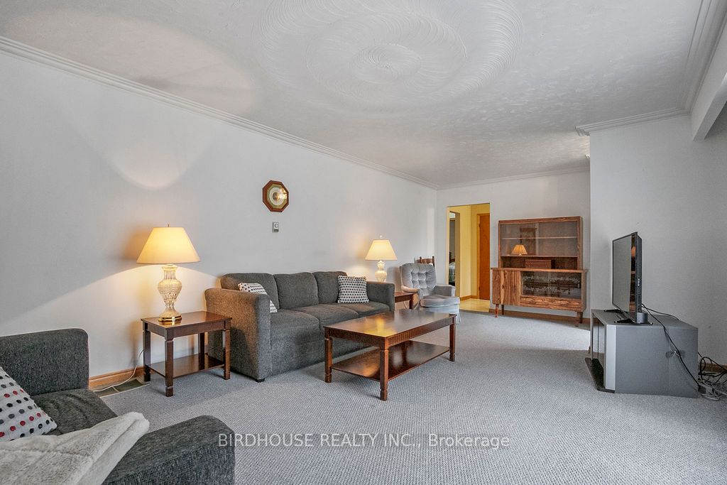 1483 Elm Tree Rd