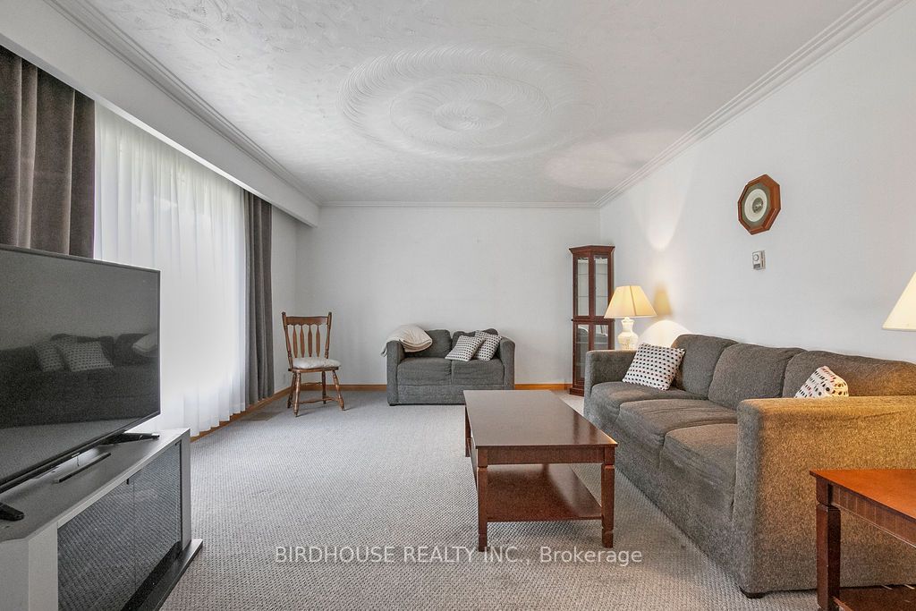 1483 Elm Tree Rd