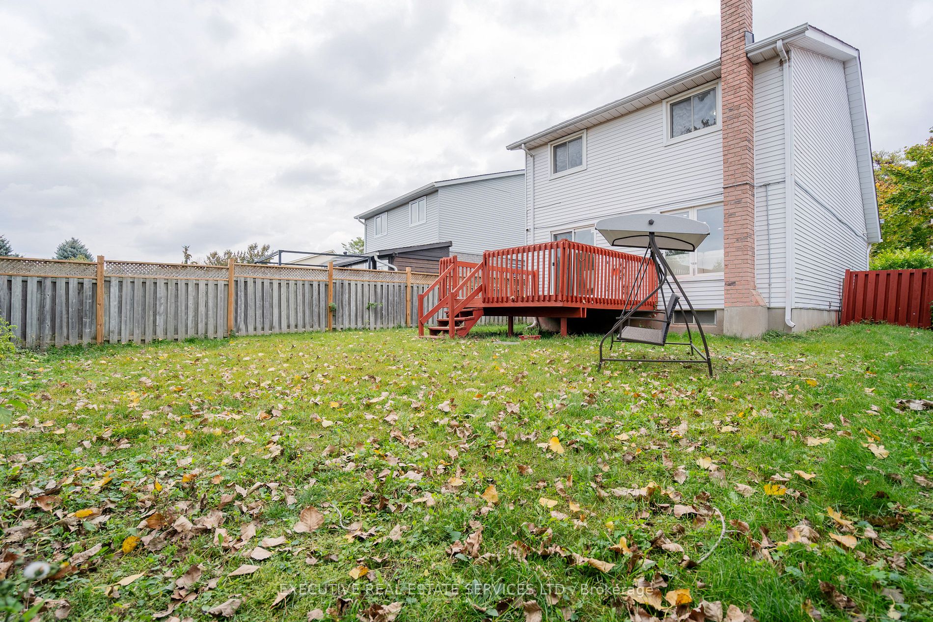 716 Elgin St N