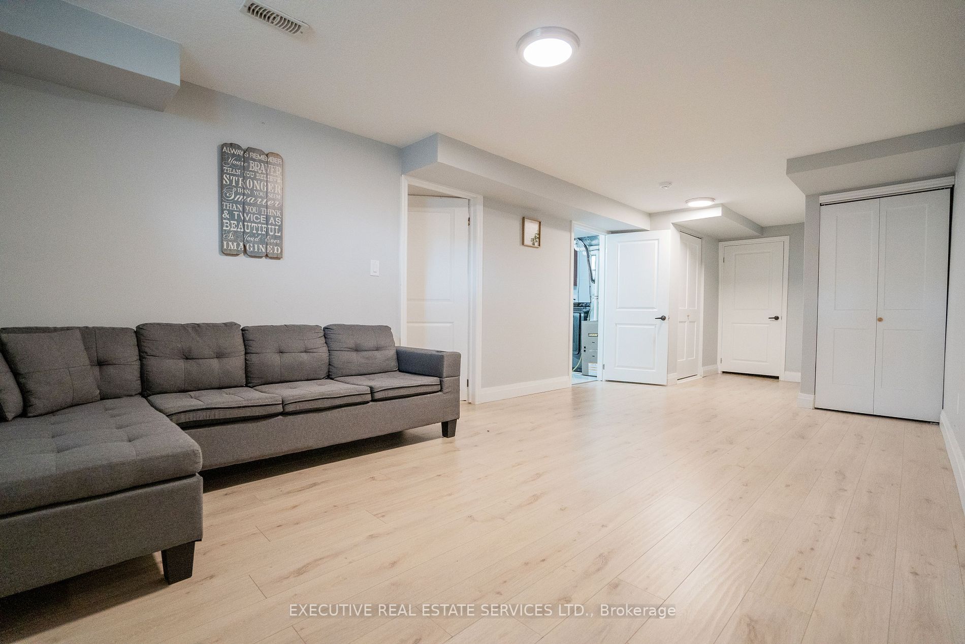 716 Elgin St N