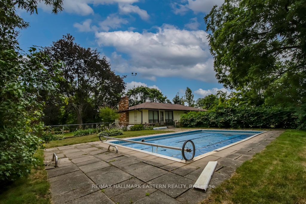 3 Oakwood Cres