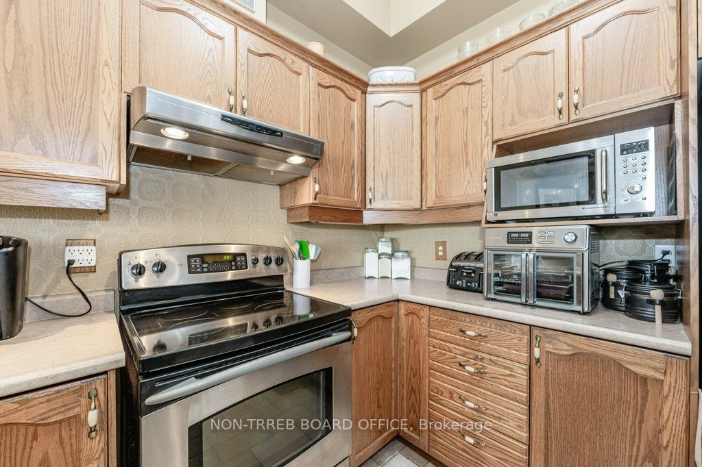 262 Dundas St, #311