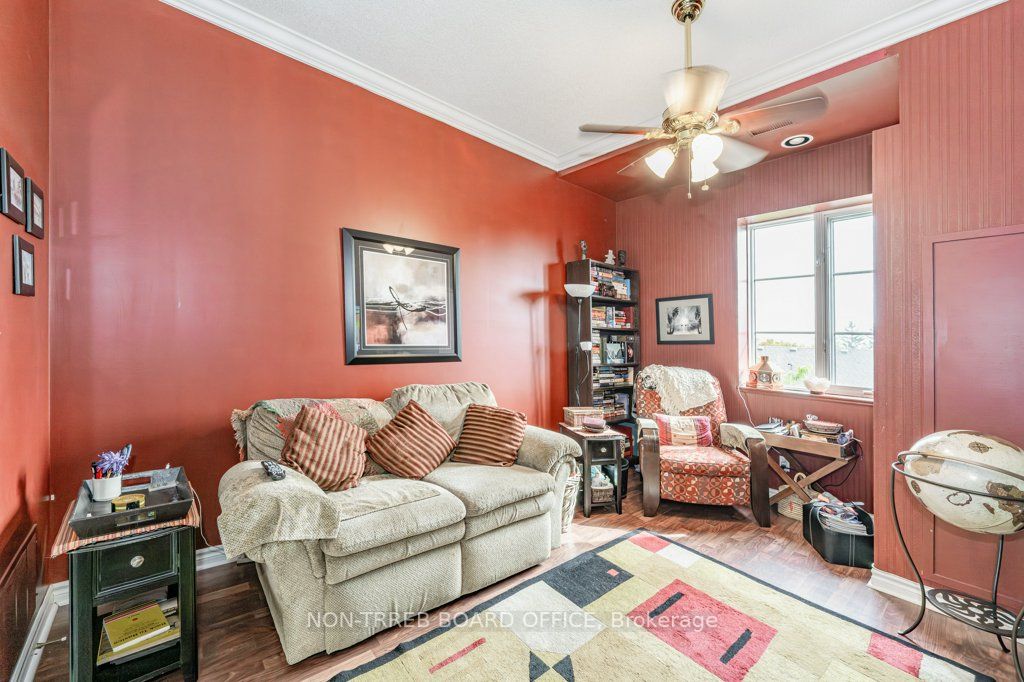 262 Dundas St, #311