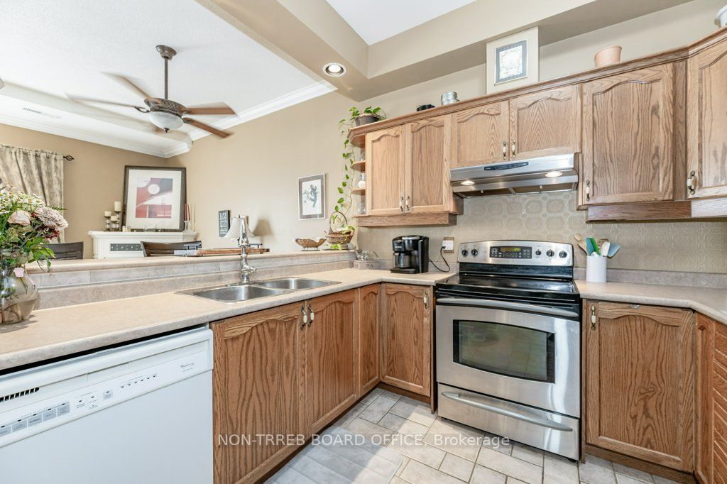 262 Dundas St, #311