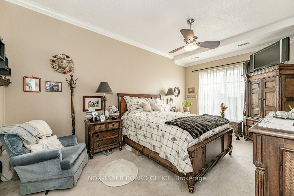262 Dundas St, #311