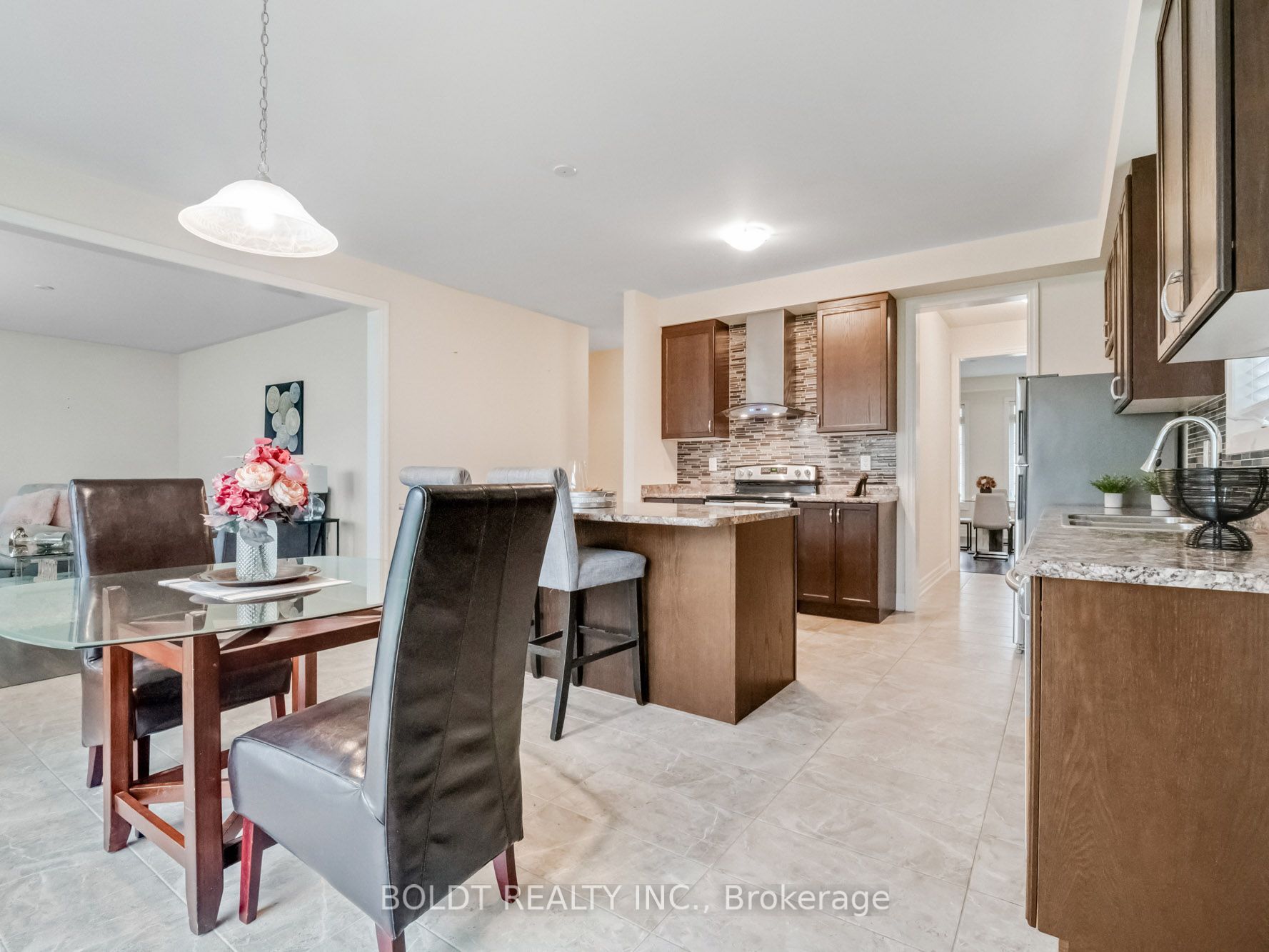 9486 Tallgrass Ave