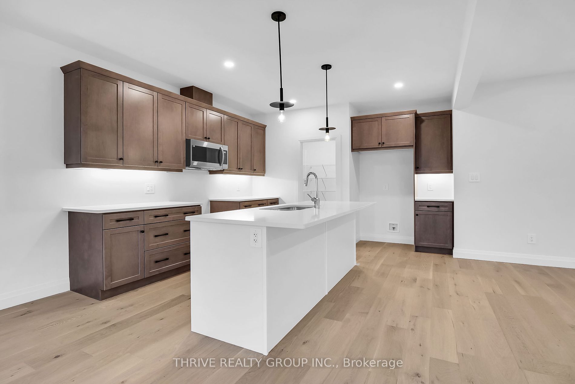 1483 Wright Cres